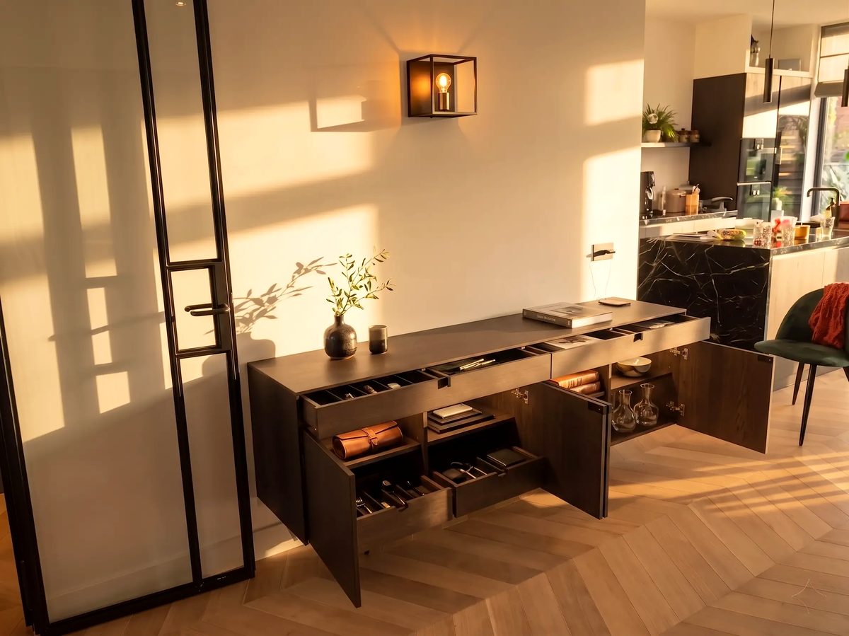 Dressoir op maat met open lade in Bloemendaal